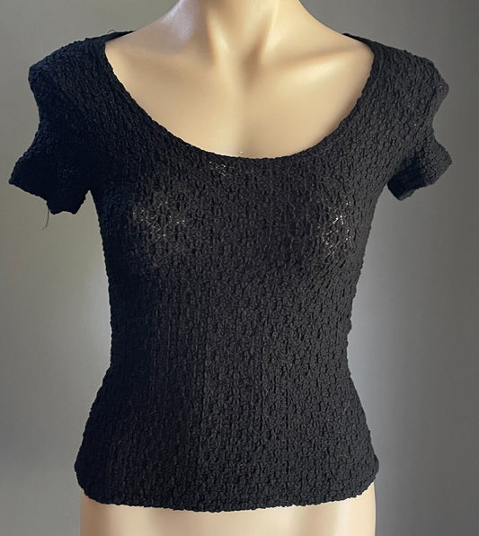 WET SEAL Stretch Top Black "Popcorn" Knit Short Sleeve Blouse Tee Size S 10