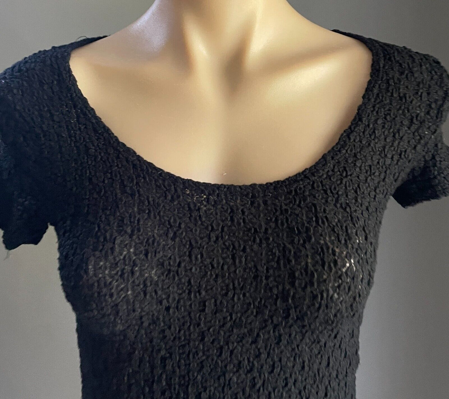 WET SEAL Stretch Top Black "Popcorn" Knit Short Sleeve Blouse Tee Size S 10