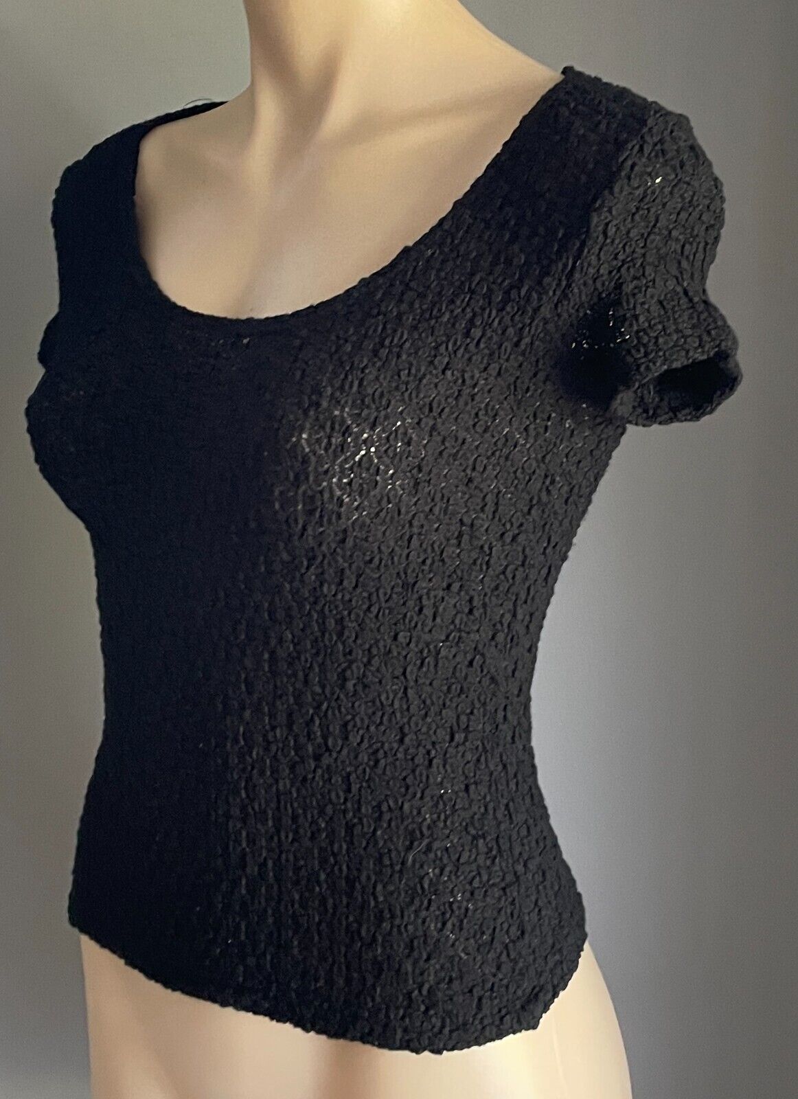 WET SEAL Stretch Top Black "Popcorn" Knit Short Sleeve Blouse Tee Size S 10