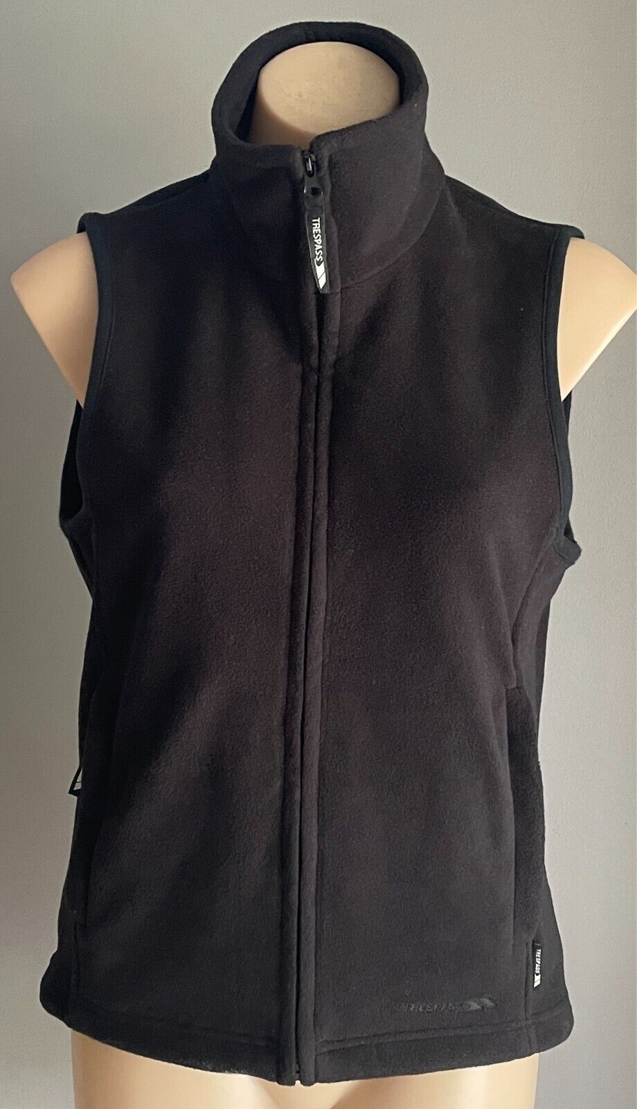 TRESPASS Zip Front Vest Black Polar Fleece Sleeveless High Neck Ladies Size M 12
