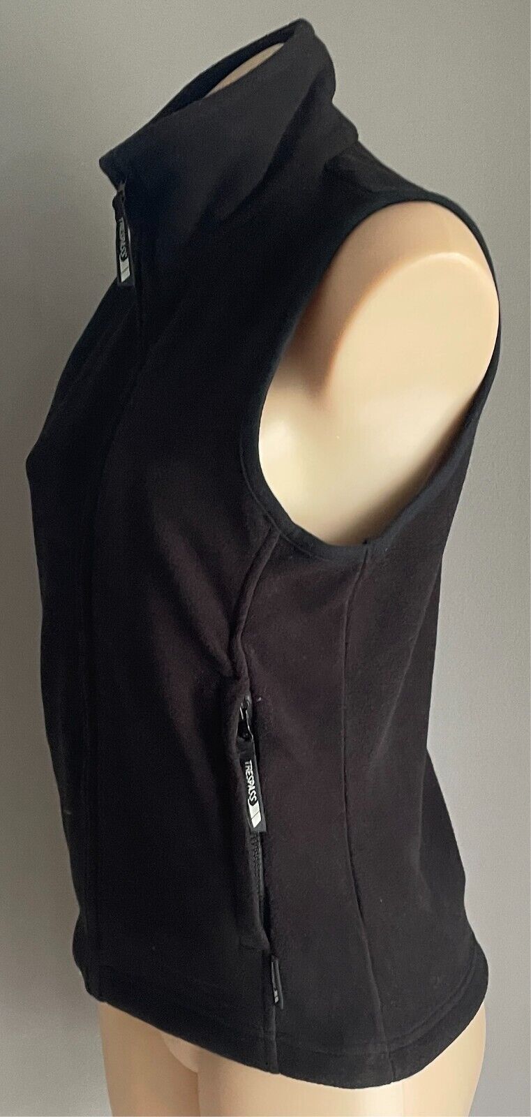 TRESPASS Zip Front Vest Black Polar Fleece Sleeveless High Neck Ladies Size M 12