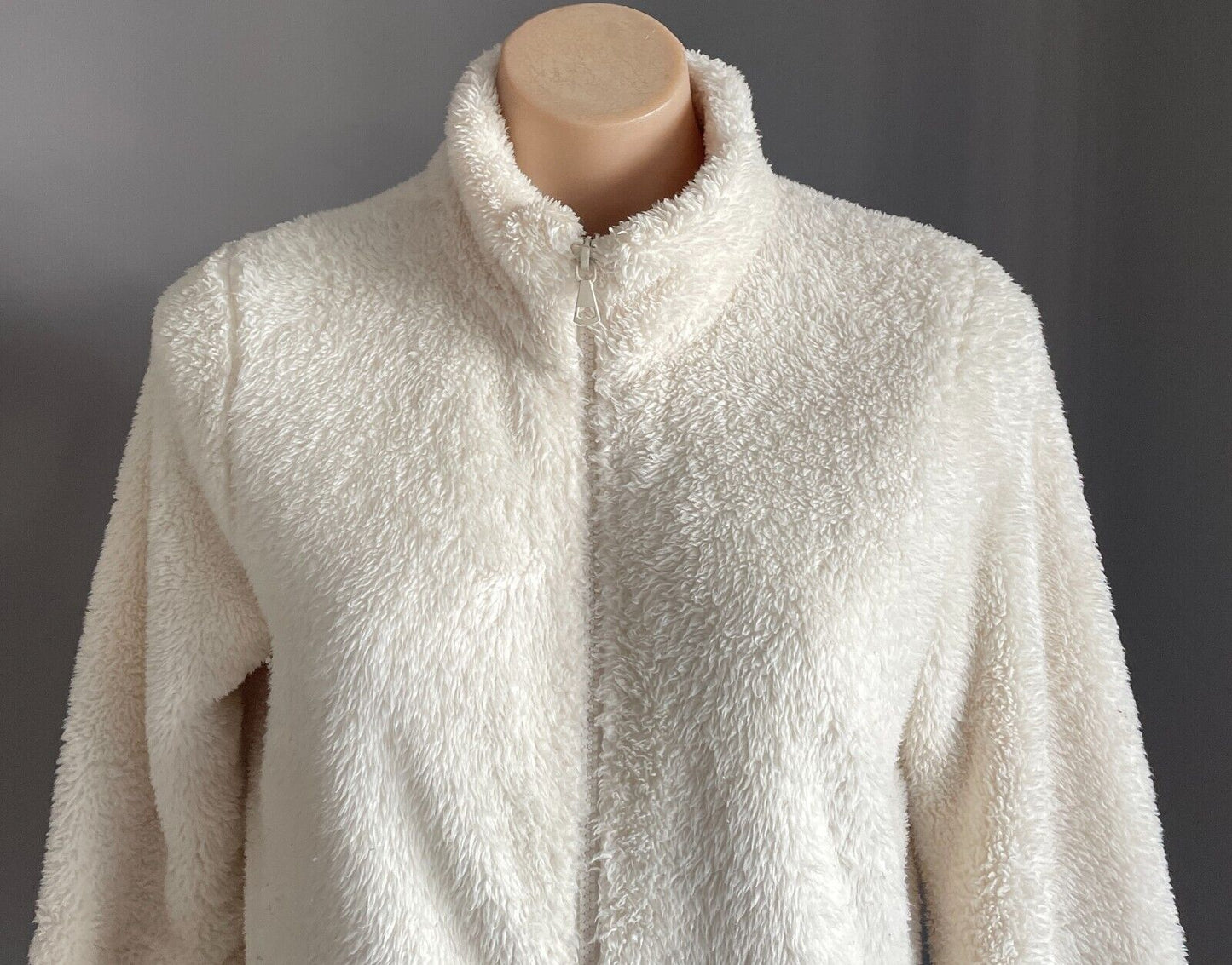 UNIQLO Jacket Full Zip Off White Fluffy Yarn Fleece Size M 10 12 Long Sleeves
