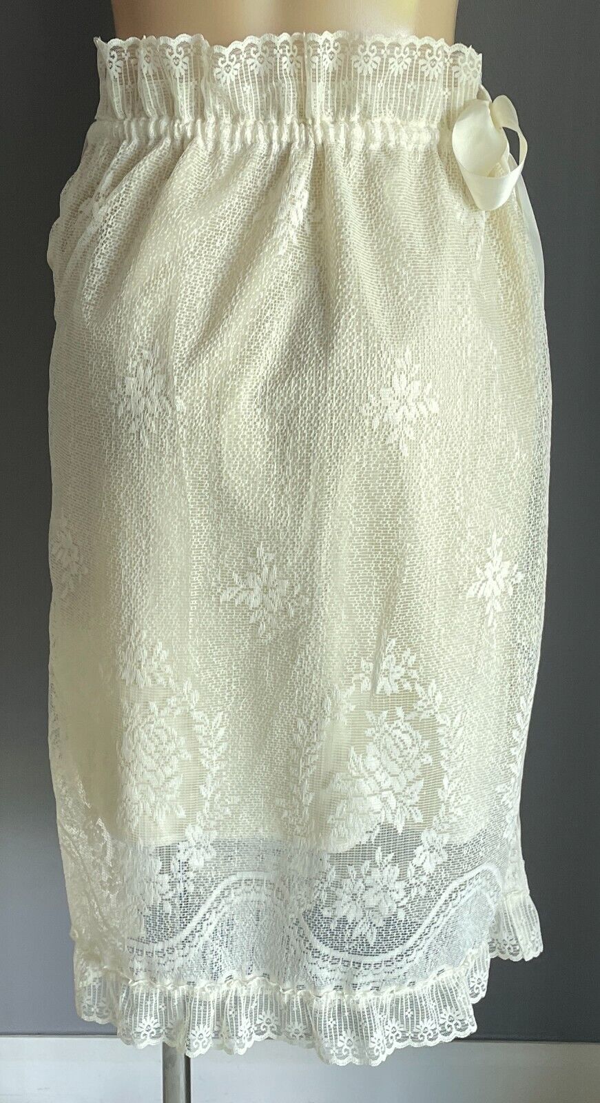 Handmade Skirt Off White Lace Gathered Waist Side Tie Size 12  14 Unique