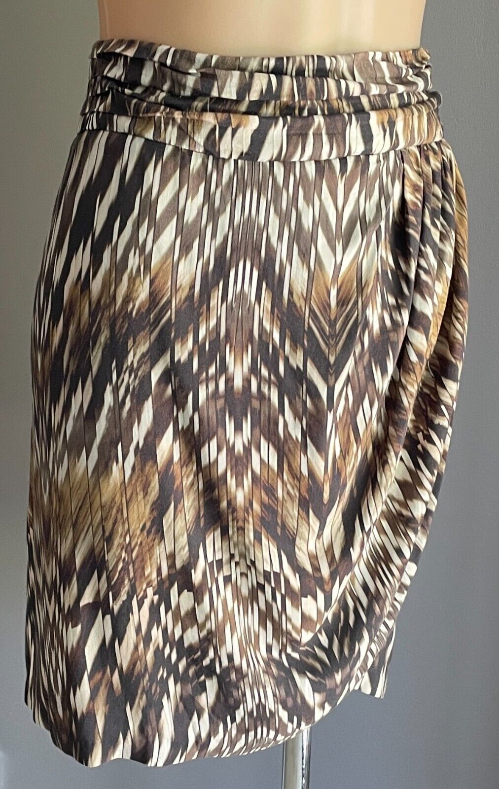 WITCHERY Skirt Wrap Shades of Khaki Brown Black Print Size 14 Pleated Waist Band
