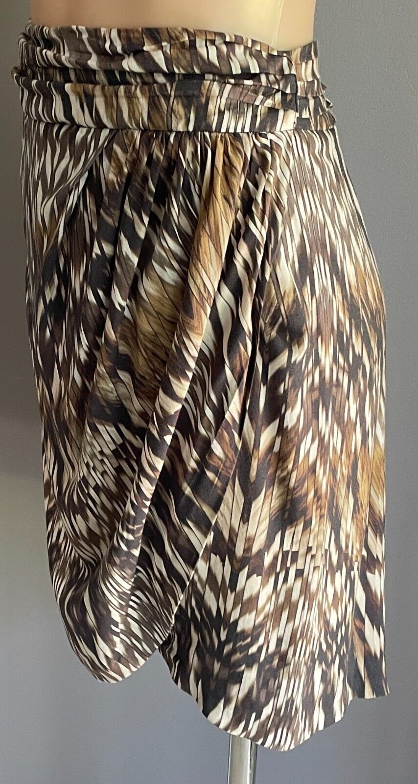 WITCHERY Skirt Wrap Shades of Khaki Brown Black Print Size 14 Pleated Waist Band