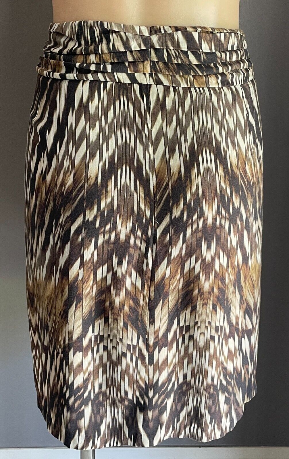 WITCHERY Skirt Wrap Shades of Khaki Brown Black Print Size 14 Pleated Waist Band