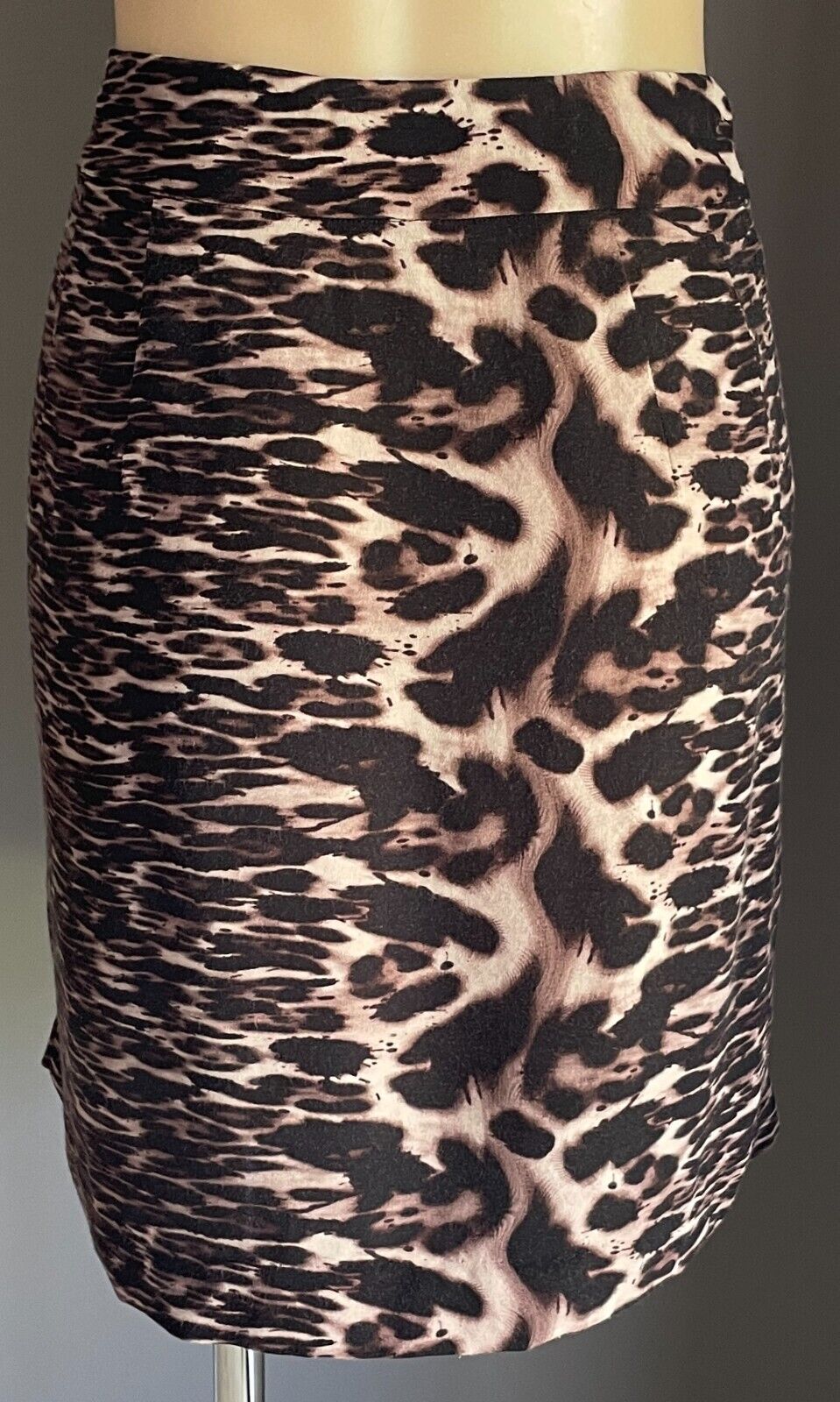 WITCHERY Short Skirt Shades of Brown & Black Animal Print Size 14 Pleats Pockets