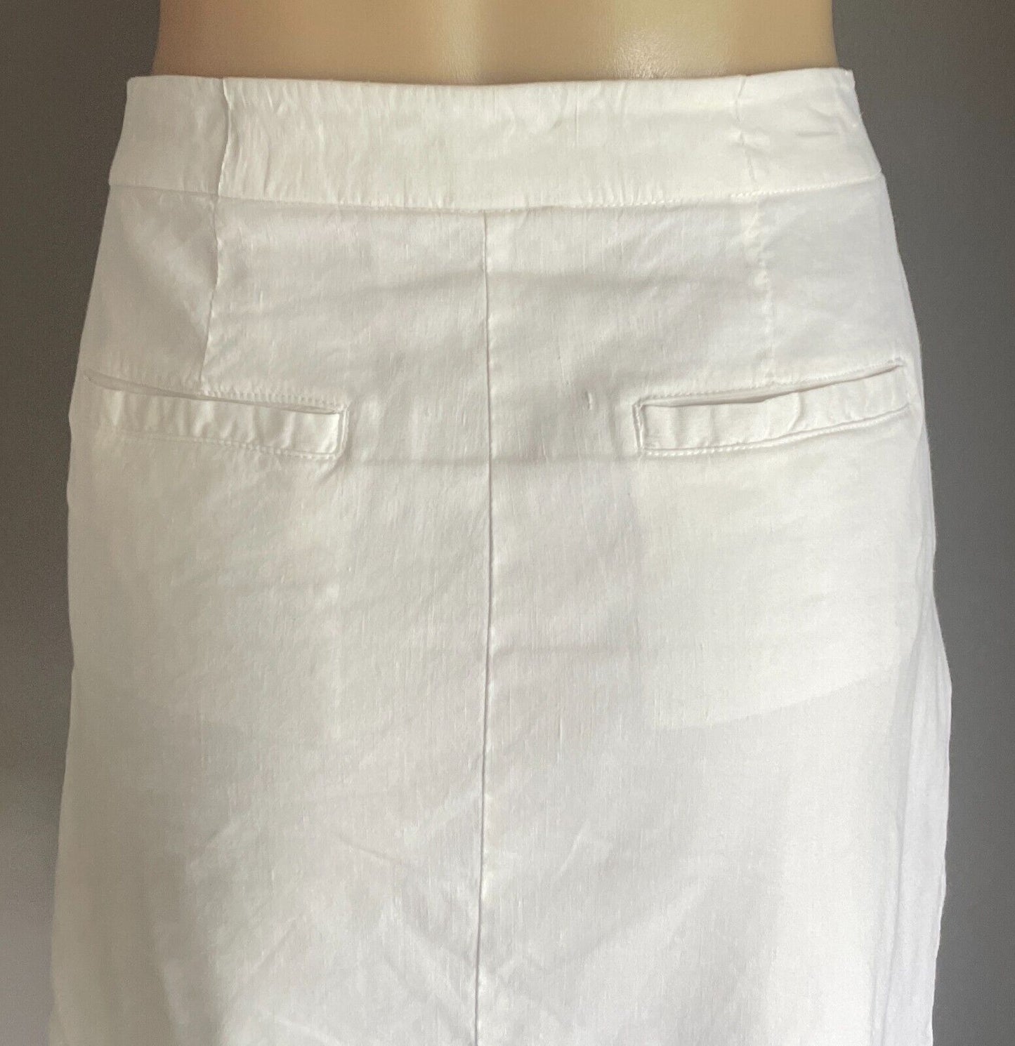 WITCHERY Skirt White Linen Blend Zip Front Pleated Straight Size 14 Above Knee