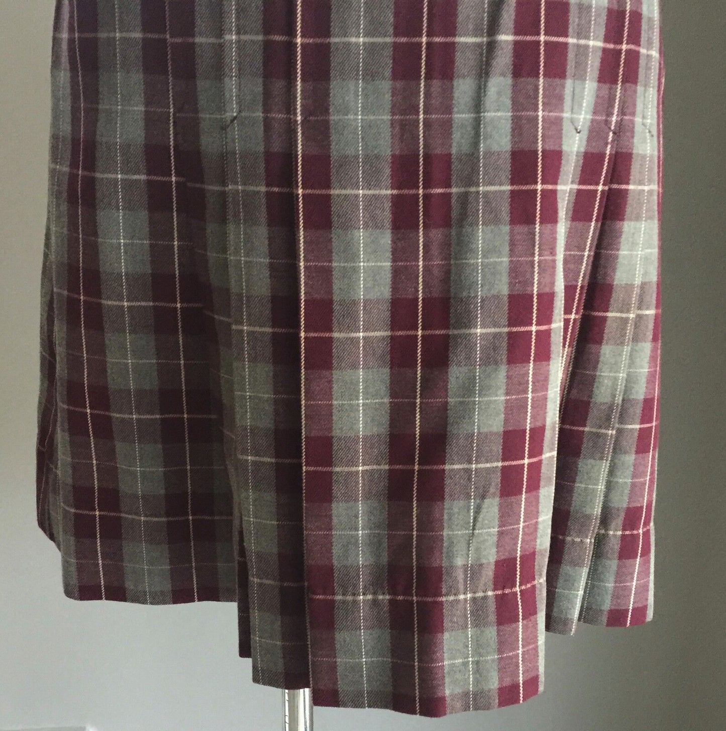 Vintage DAYLIGHT Tartan Skirt Pleated Plaid Grey Burgundy White Check Kilt 14