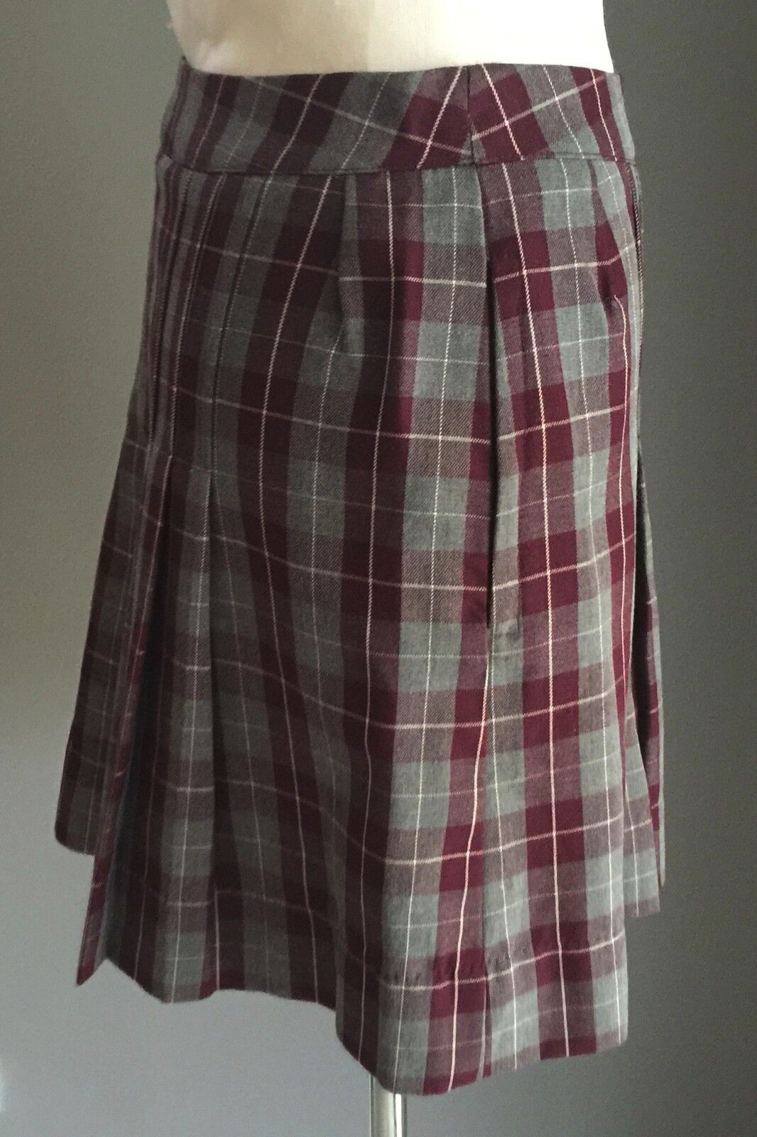Vintage DAYLIGHT Tartan Skirt Pleated Plaid Grey Burgundy White Check Kilt 14