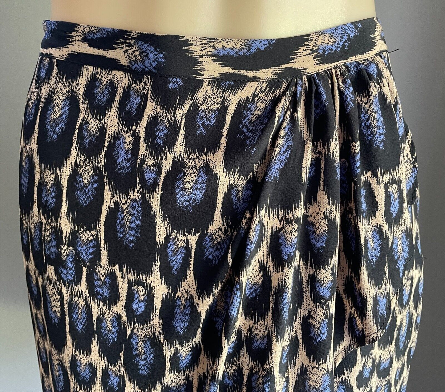 WITCHERY Skirt Faux Wrap Blue Black Beige Print Silk Size 14 Lined