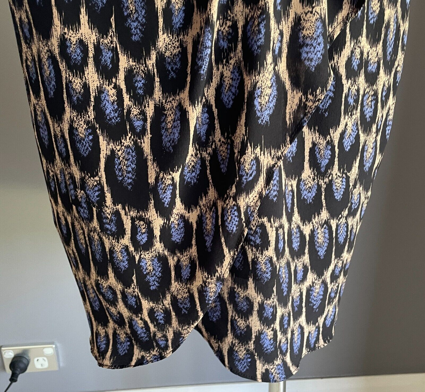 WITCHERY Skirt Faux Wrap Blue Black Beige Print Silk Size 14 Lined