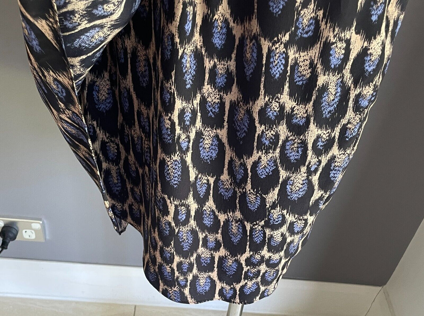WITCHERY Skirt Faux Wrap Blue Black Beige Print Silk Size 14 Lined