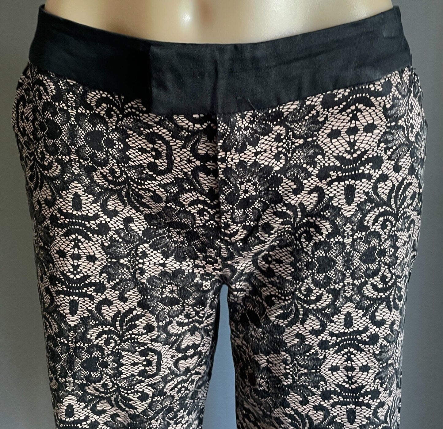 NOW Black and Blush Lace Print Crop Pants Slim Fit Stretch Size 12