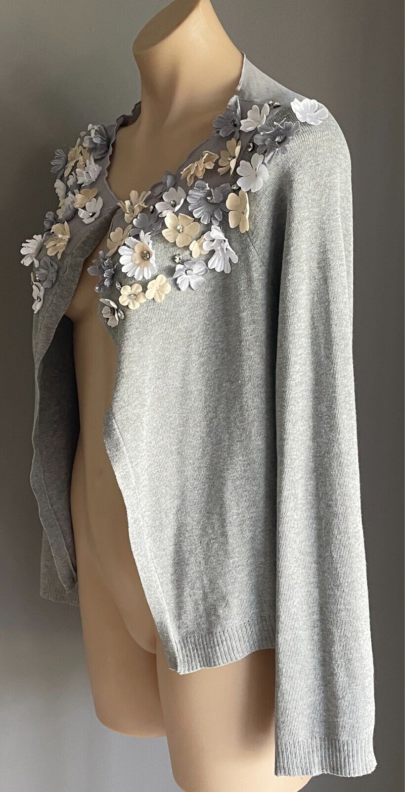 Grey Fine Knit Sheer Fabric Cardigan Long Sleeve 3D Flowers w Crystal Size 14