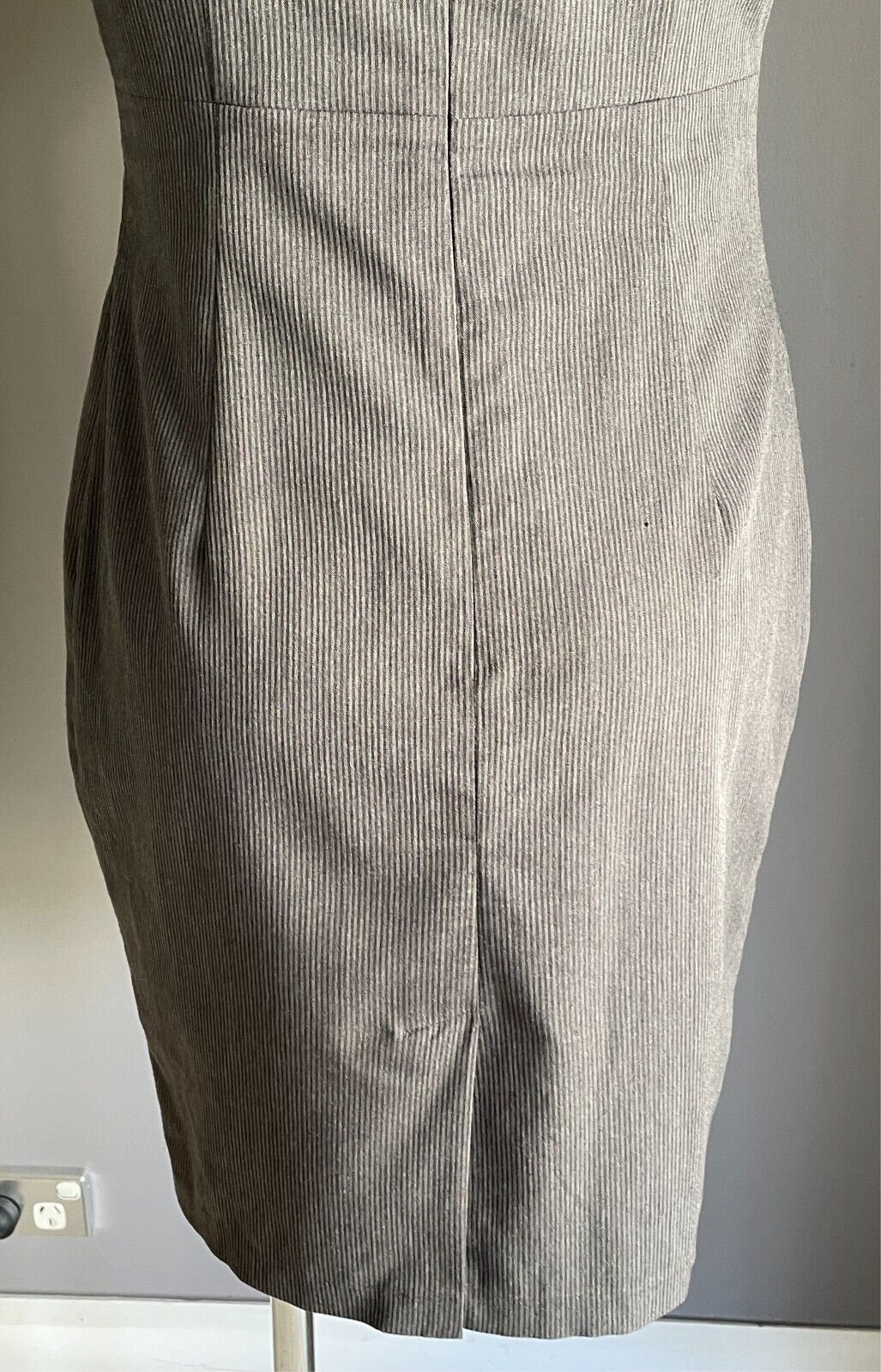 FORCAST Sheath Dress Grey/Black Stripe Sleeveless Size 10 Lined Knee Length