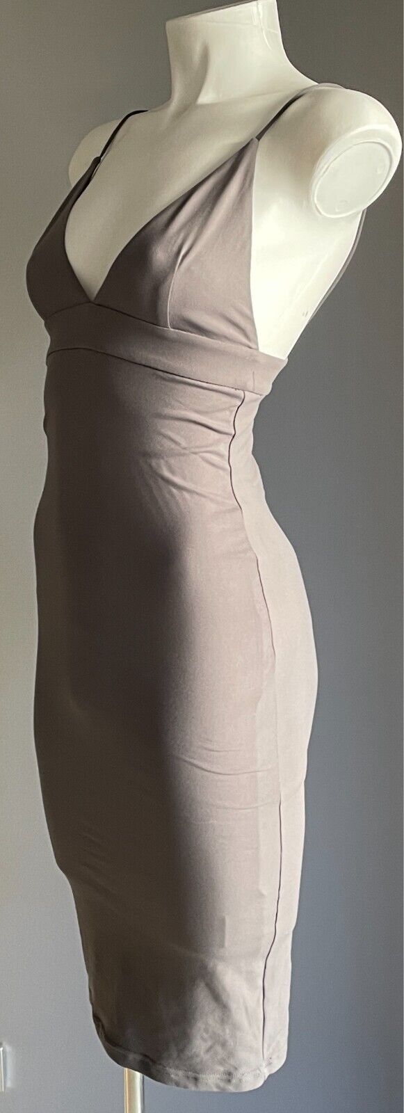 MADDIE & BELLE Bodycon Dress Grey Stretch Sleeveless Knee Length Size 6 8 NEW