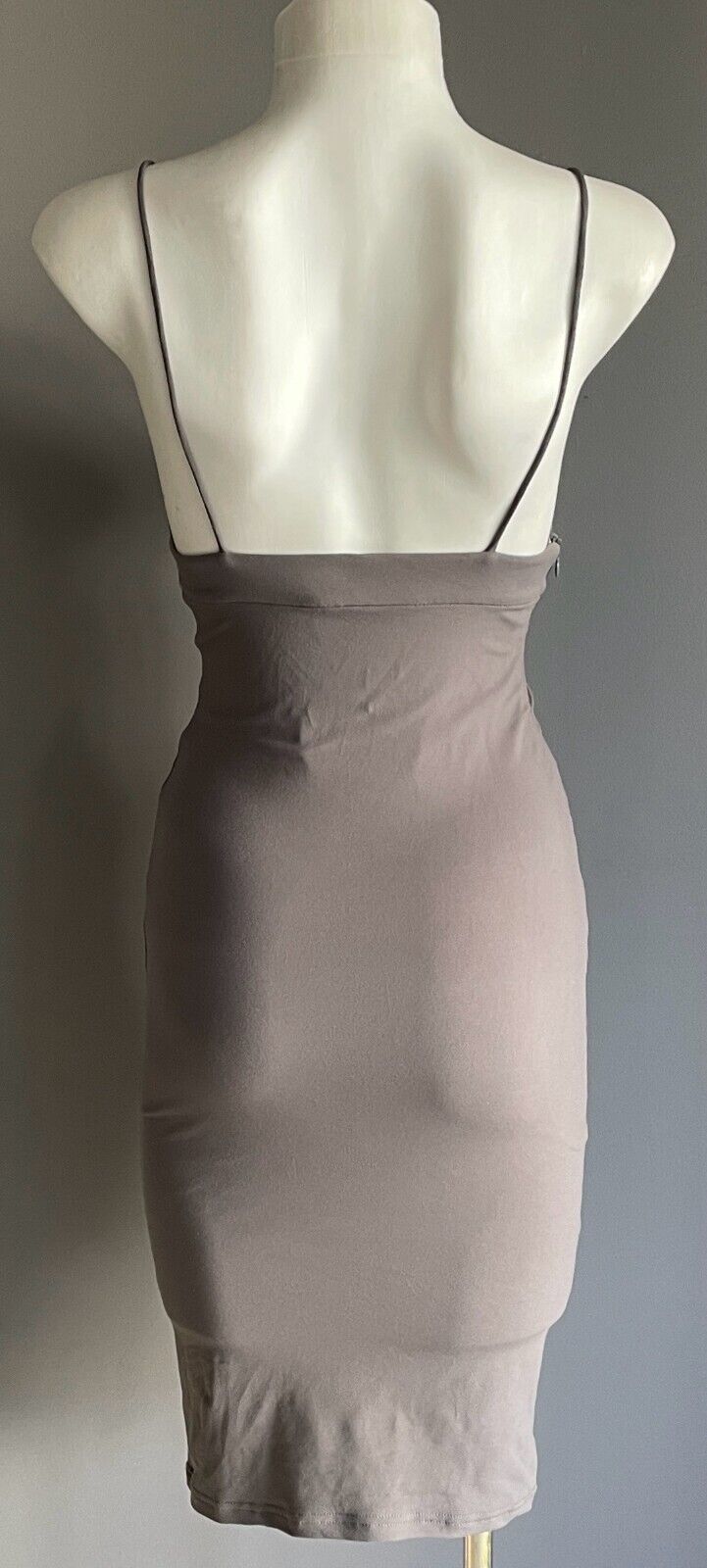 MADDIE & BELLE Bodycon Dress Grey Stretch Sleeveless Knee Length Size 6 8 NEW
