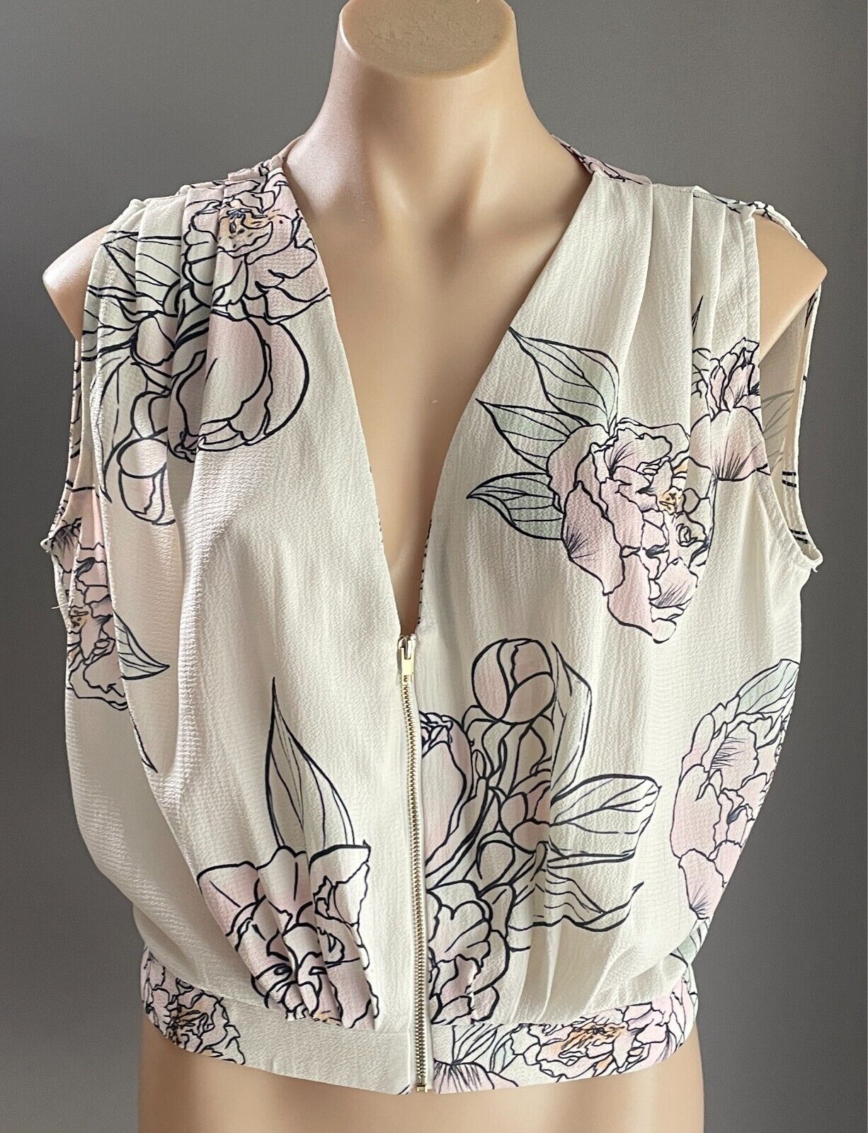 THE CHERRY SHOP White & Pastel Floral Top Size 10 Zip Front Cropped Sleeveless