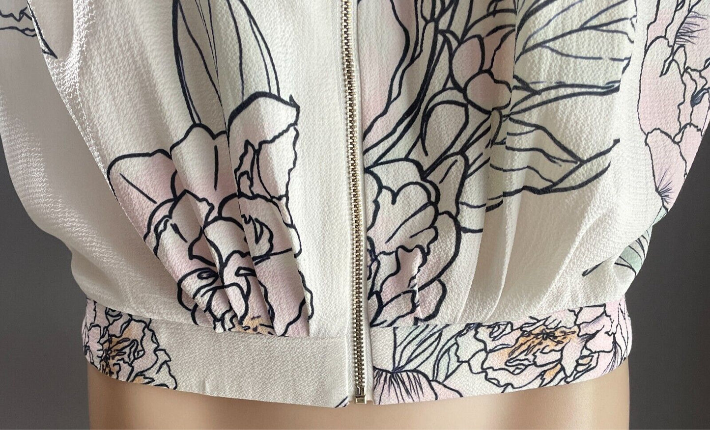 THE CHERRY SHOP White & Pastel Floral Top Size 10 Zip Front Cropped Sleeveless