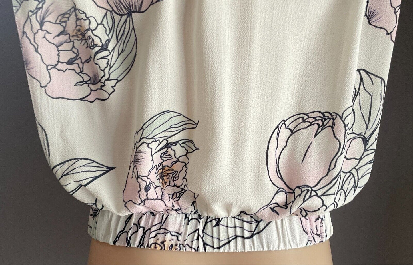 THE CHERRY SHOP White & Pastel Floral Top Size 10 Zip Front Cropped Sleeveless