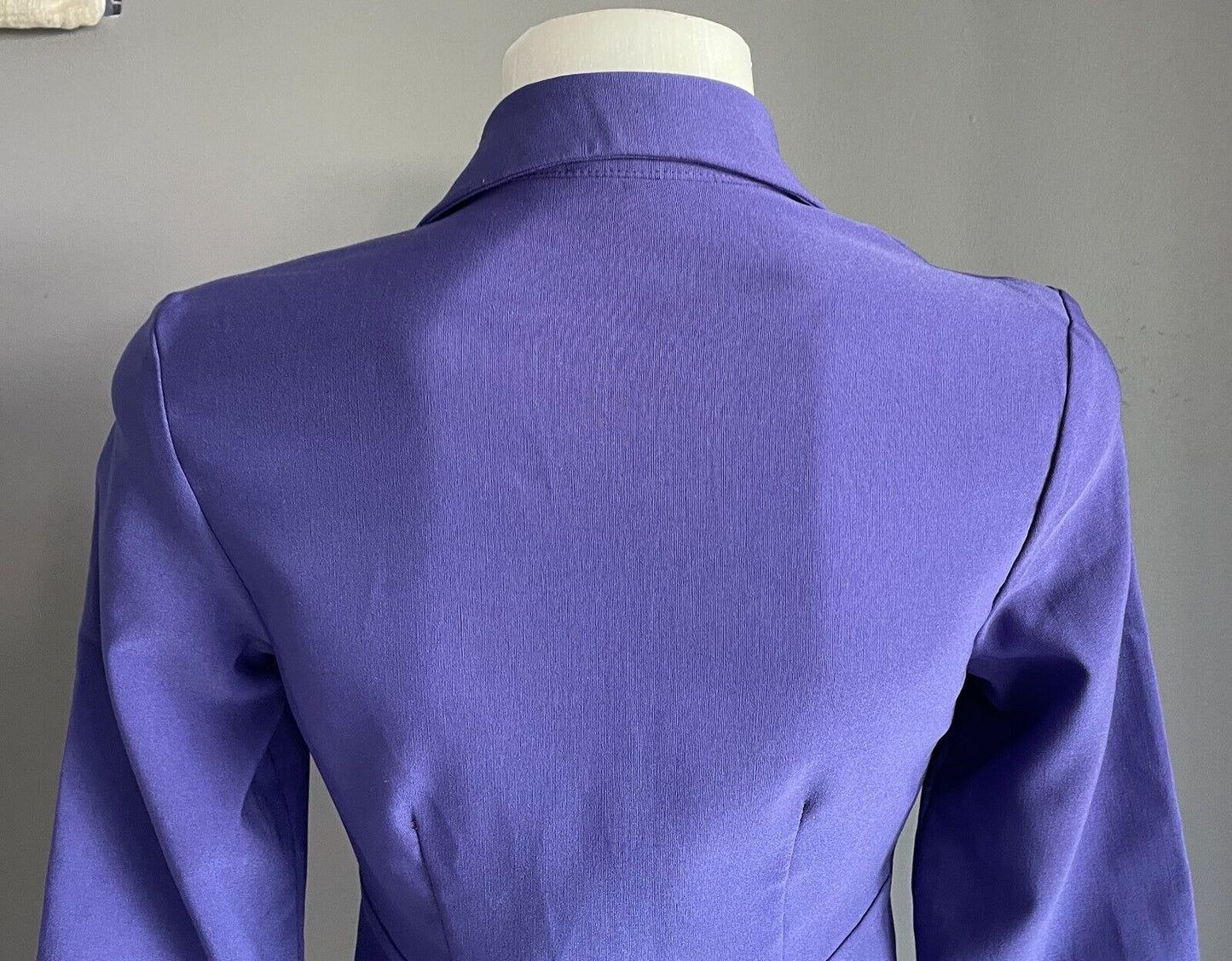PURPLE JACKET Tailored Fit Long Sleeves Size 6 Collar Stretch Fabric