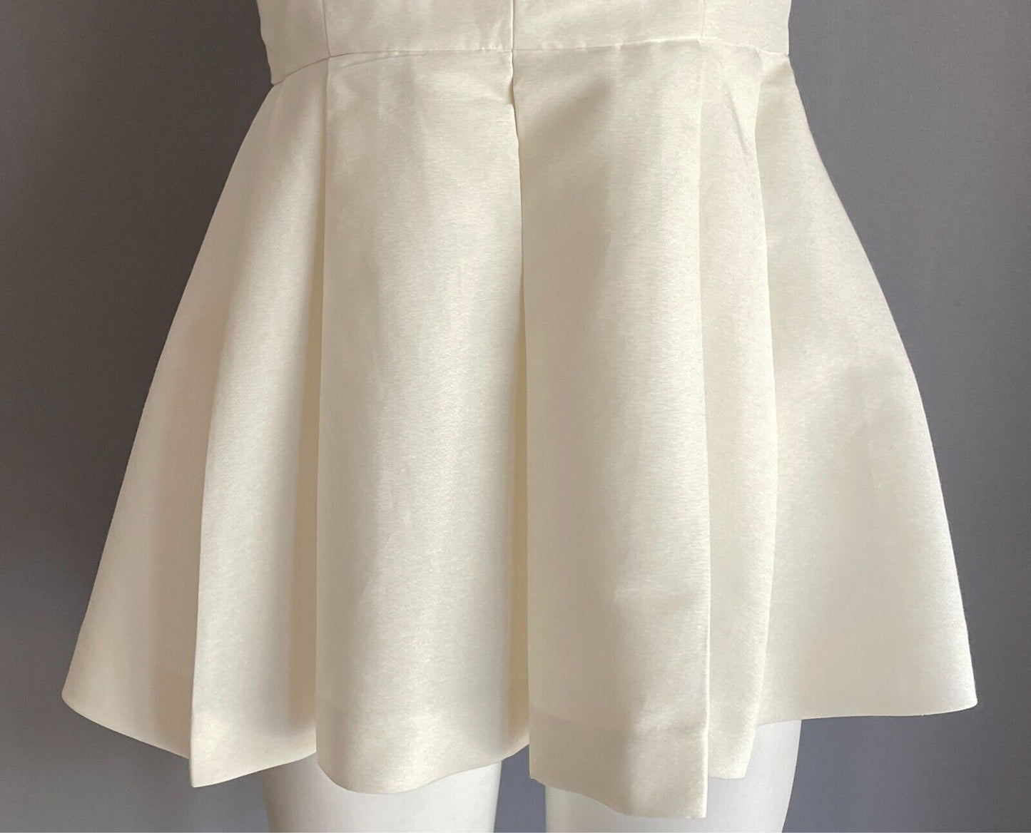 ELIZABETH AND JAMES "Jill" White Strapless Pleated Peplum Top Size 2 AU 6 8