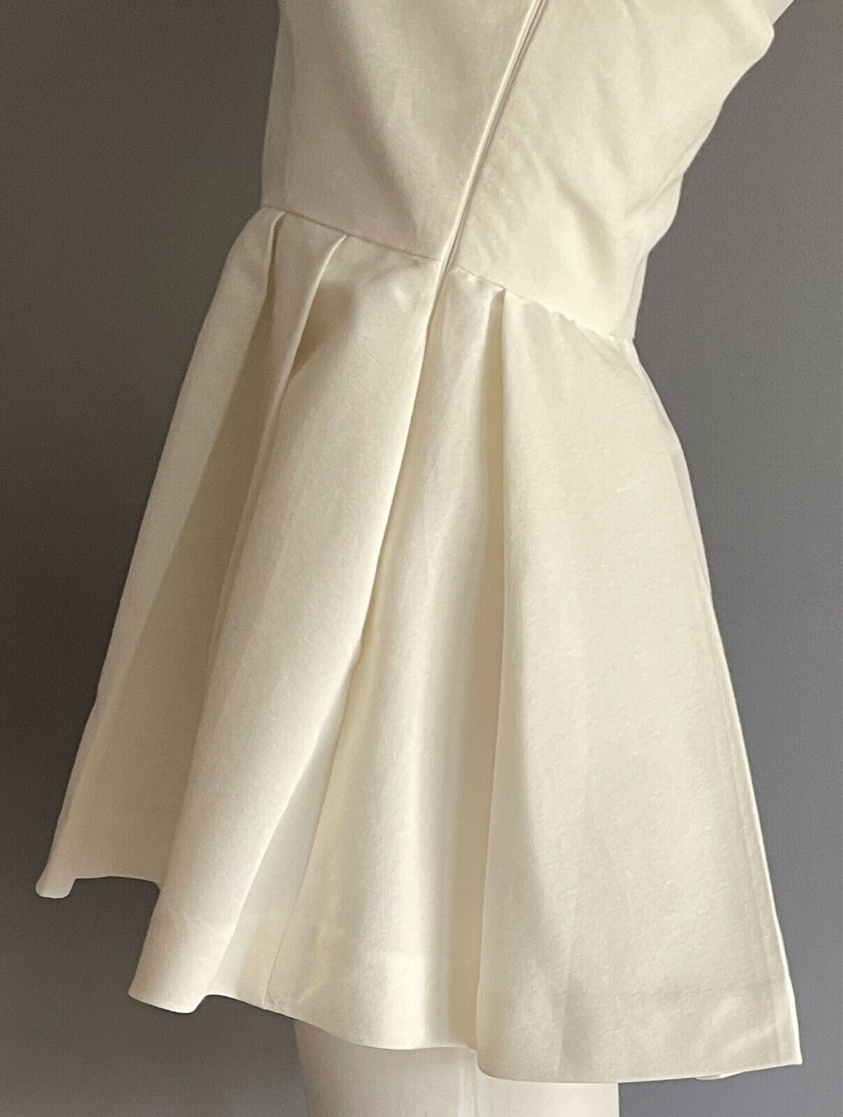 ELIZABETH AND JAMES "Jill" White Strapless Pleated Peplum Top Size 2 AU 6 8