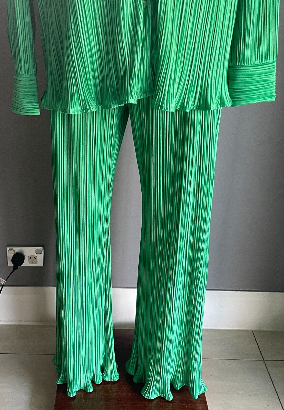 YH & Co 2 Piece Green Plisse Set Shirt Size 12 L & Pants Size 14 XL Relaxed NEW