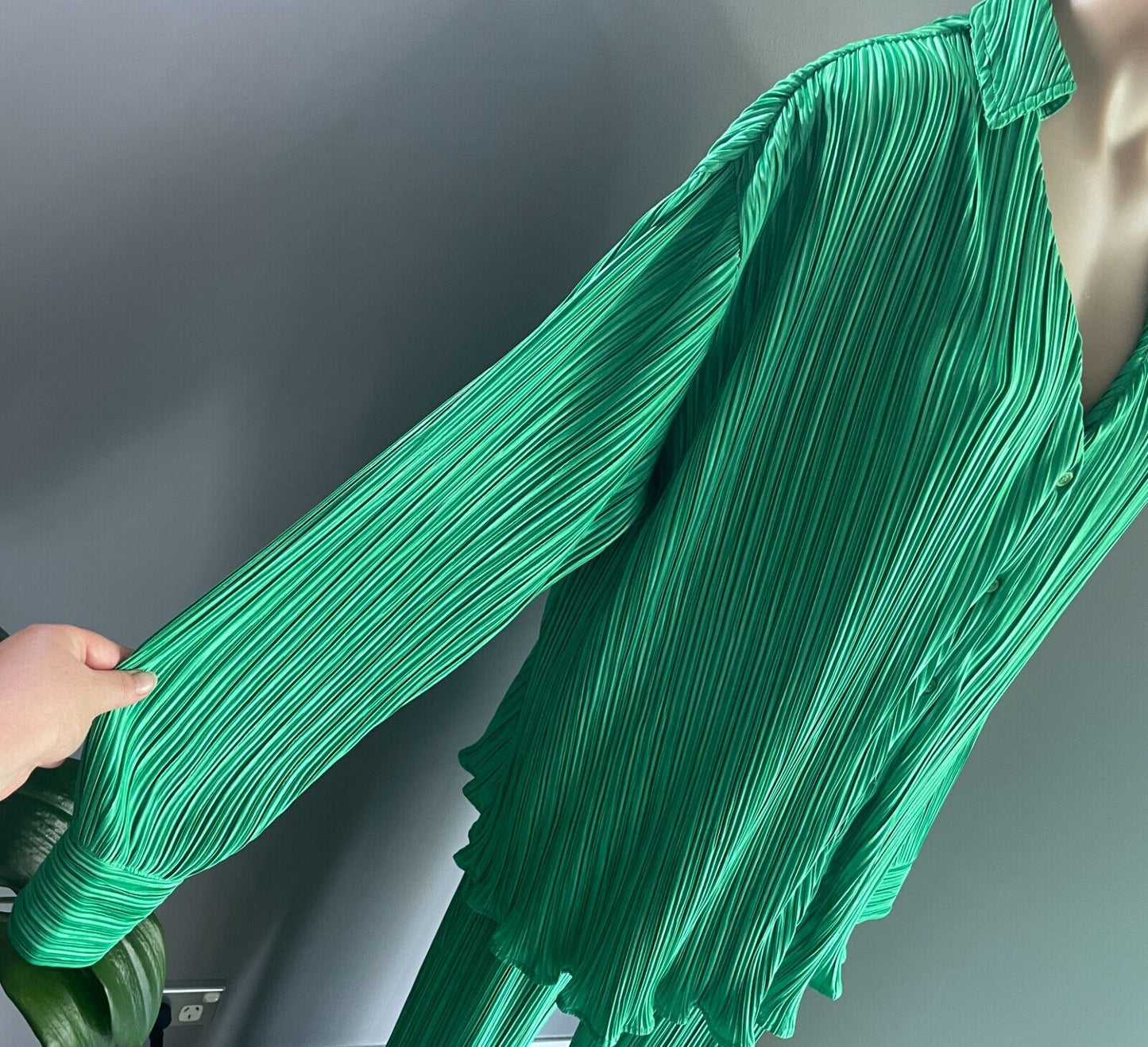 YH & Co 2 Piece Green Plisse Set Shirt Size 12 L & Pants Size 14 XL Relaxed NEW