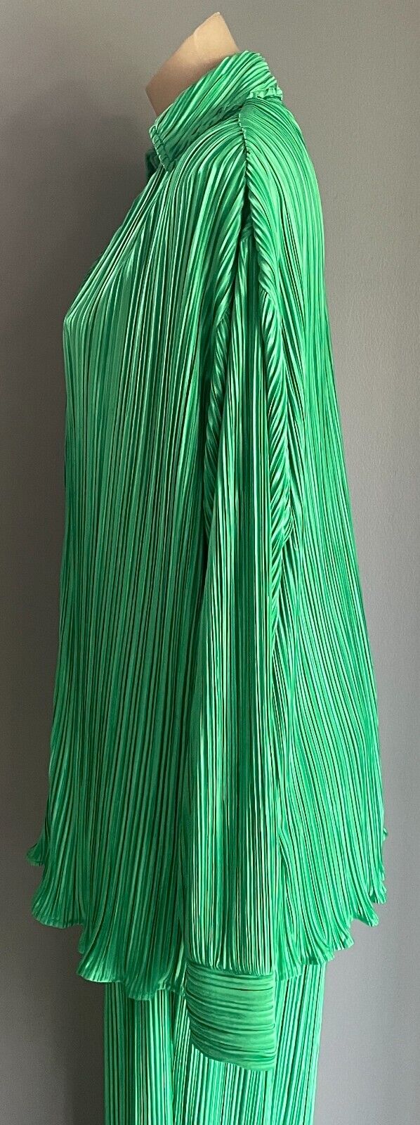 YH & Co 2 Piece Green Plisse Set Shirt Size 12 L & Pants Size 14 XL Relaxed NEW