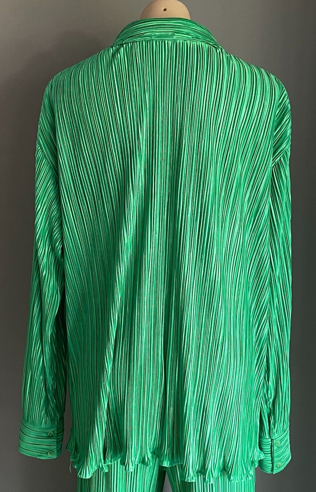 YH & Co 2 Piece Green Plisse Set Shirt Size 12 L & Pants Size 14 XL Relaxed NEW
