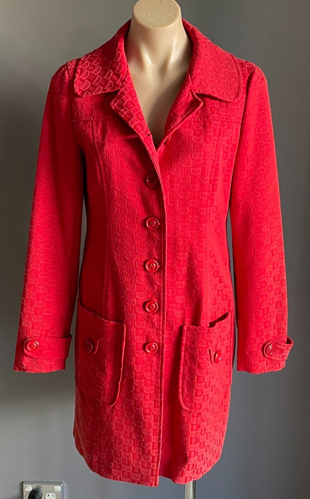 TEABERRY Coat Red Jacquard Long Sleeve Single Breasted Button Front Size 10