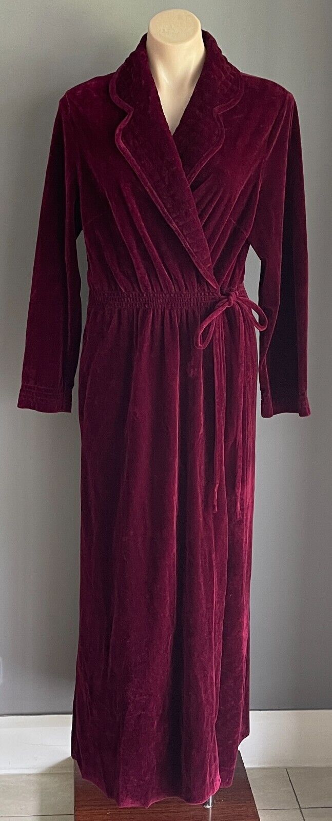 VALENTINA Dressing Gown Bath Robe Burgundy Velour Long Sleeve Size 16 Vintage