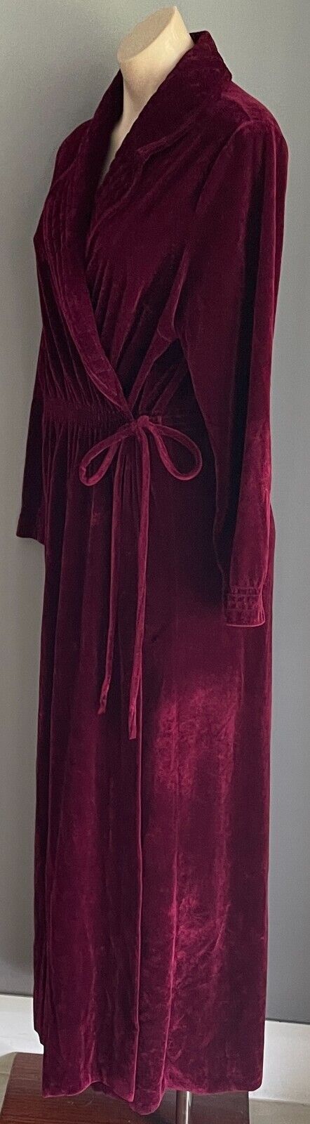 VALENTINA Dressing Gown Bath Robe Burgundy Velour Long Sleeve Size 16 Vintage