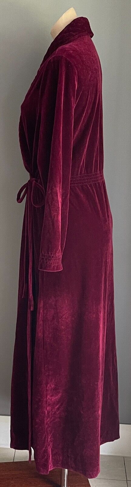 VALENTINA Dressing Gown Bath Robe Burgundy Velour Long Sleeve Size 16 Vintage