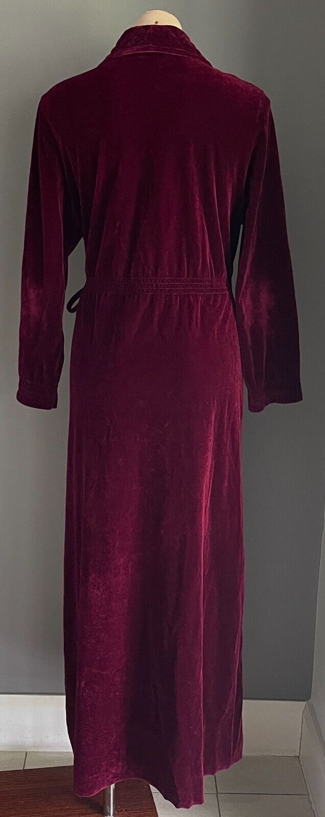 VALENTINA Dressing Gown Bath Robe Burgundy Velour Long Sleeve Size 16 Vintage