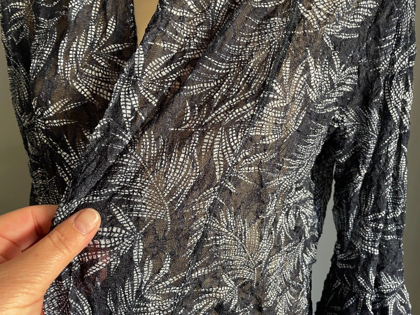 VIRTUELLE Duster Coat Blue & White Print Wrinkle Look Net 3/4 Sleeve Size XXS 12