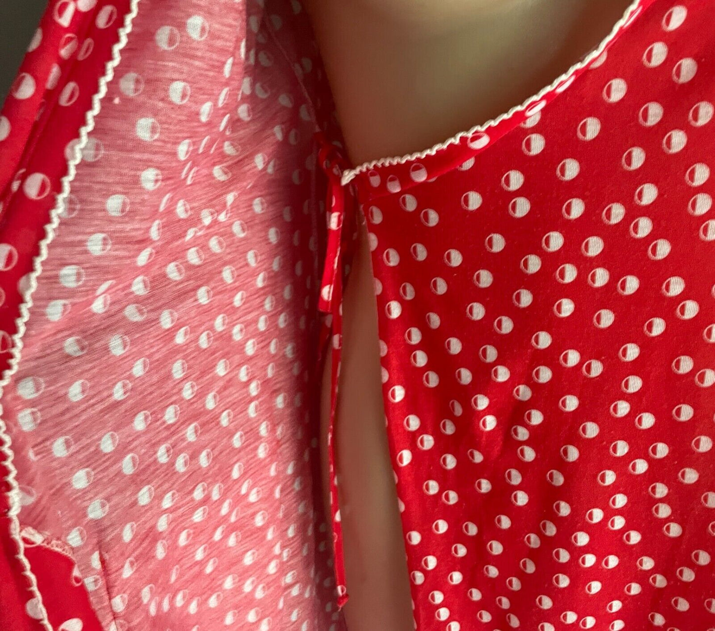 1960's 1970's House Coat Bath Robe Red White Print Size 14 Wrap Long Sleeve