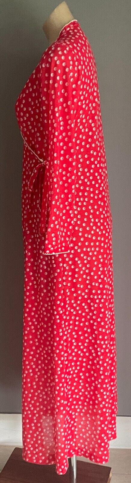 1960's 1970's House Coat Bath Robe Red White Print Size 14 Wrap Long Sleeve