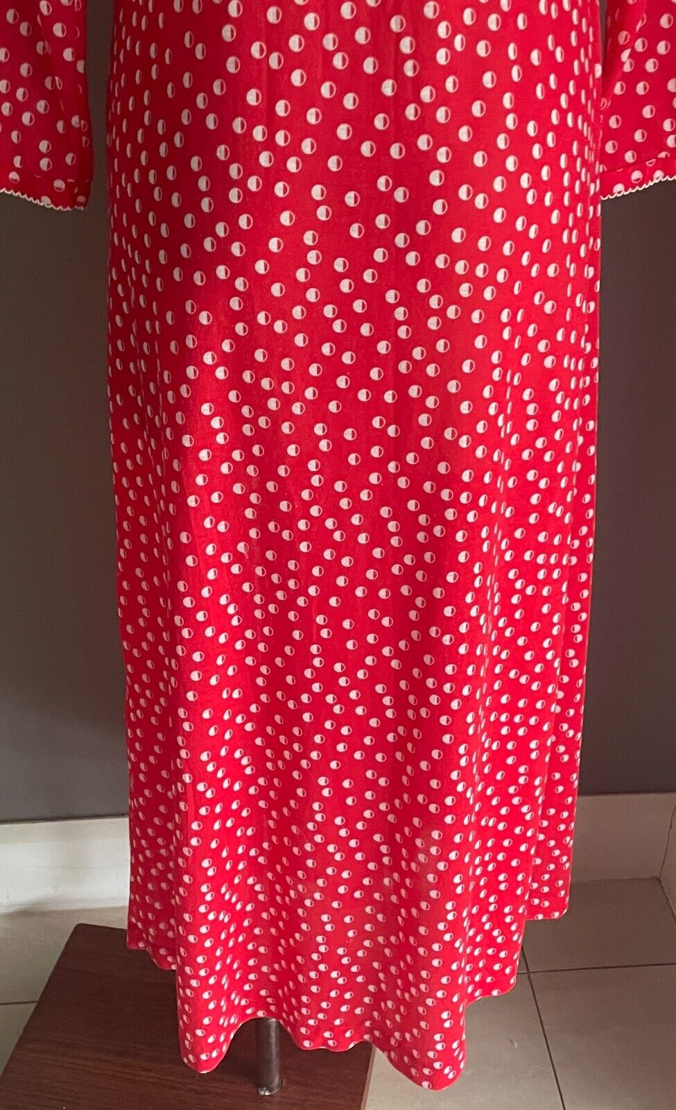 1960's 1970's House Coat Bath Robe Red White Print Size 14 Wrap Long Sleeve