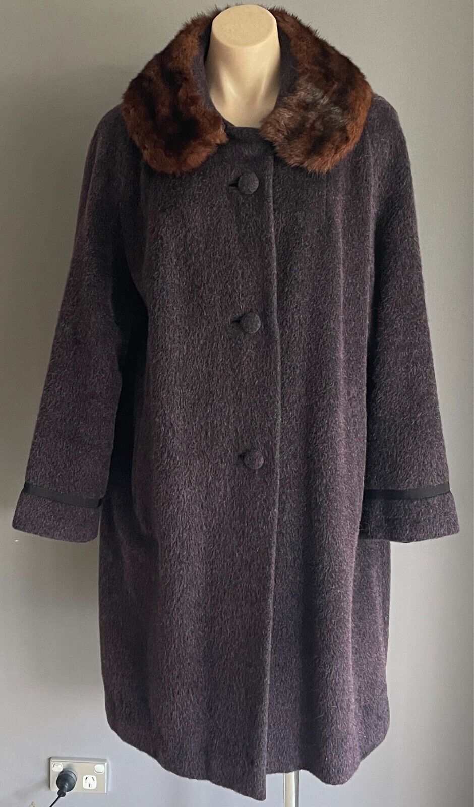 Vintage DISTINCTION ORIGINAL By Stephen Coat Purple Wool Mohair Fur Collar Sz 16