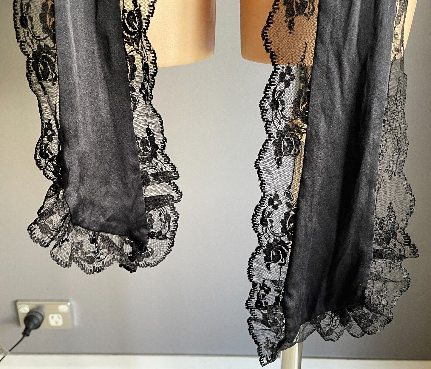 Thin Scarf Black Satin & Scalloped Lace Trim Stunning 14cm Wide x 217cm Long