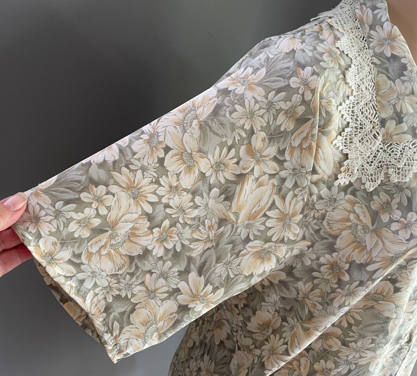1990s PLATINUM by LOULLA THEODOSI Top Floral Blouse Oversize Collar Lace Size 12