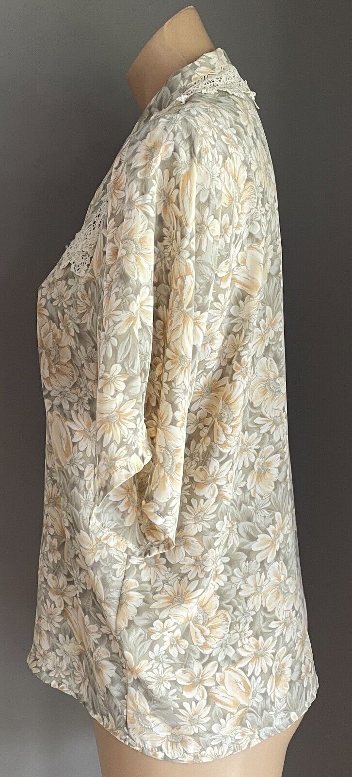 1990s PLATINUM by LOULLA THEODOSI Top Floral Blouse Oversize Collar Lace Size 12