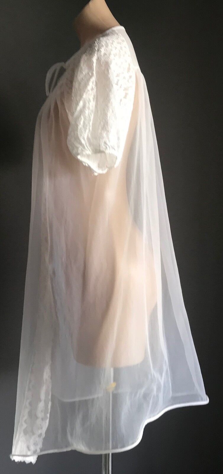 Vintage Bri Nylon Dressing Gown White Net Lace Trim Short Sleeve Sz 16 Goddess