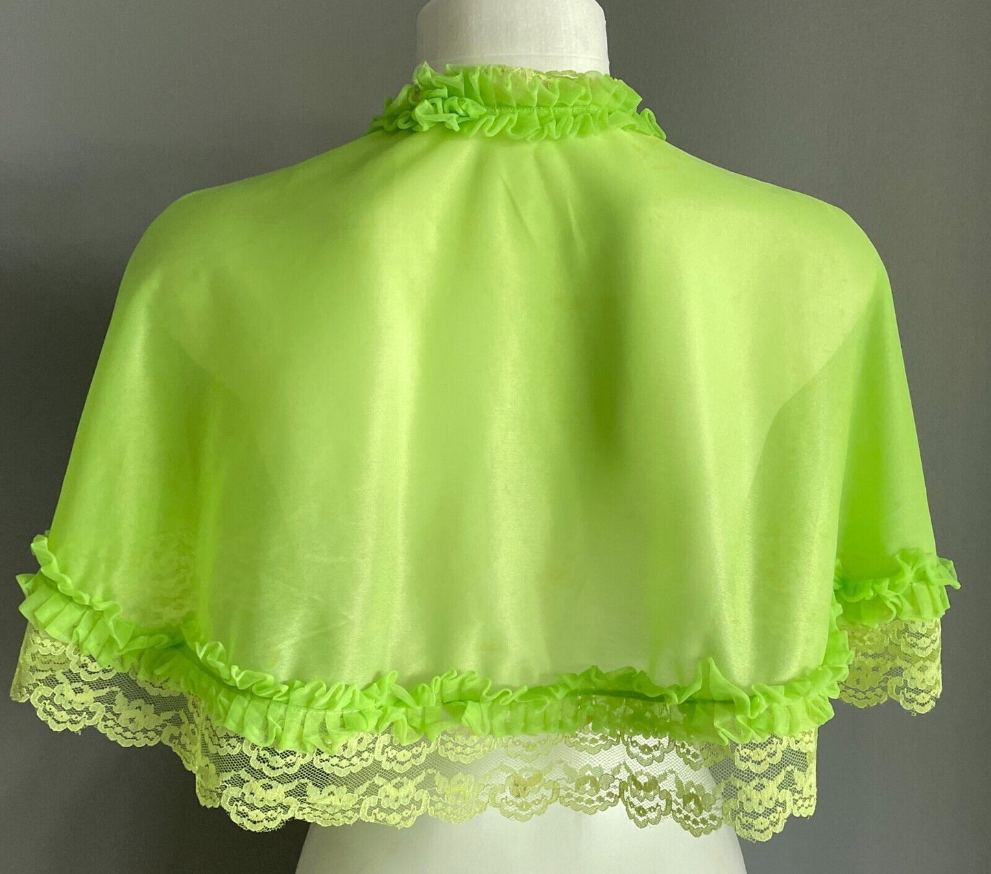 Vintage Bri Nylon Bed Jacket Cape Green Ruffle Lace Floral Trim Neck Tie Sz 10