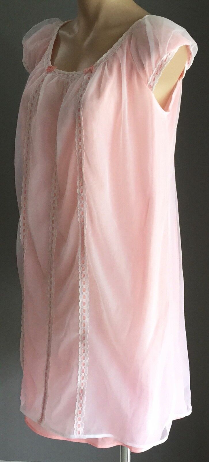 EMBASSY Nightie Salmon Pink 1960s White Net Sleeveless Size 16 Vintage