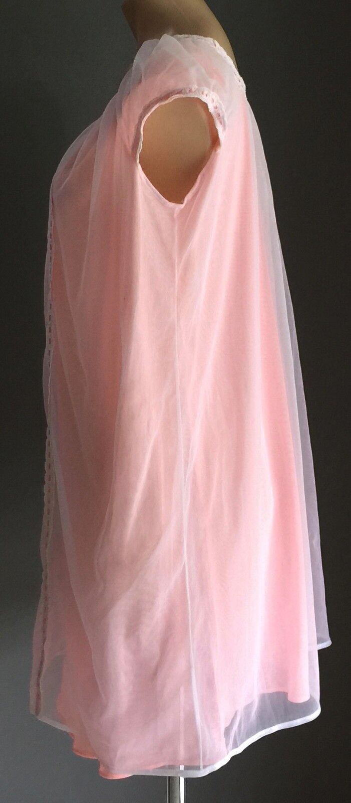 EMBASSY Nightie Salmon Pink 1960s White Net Sleeveless Size 16 Vintage