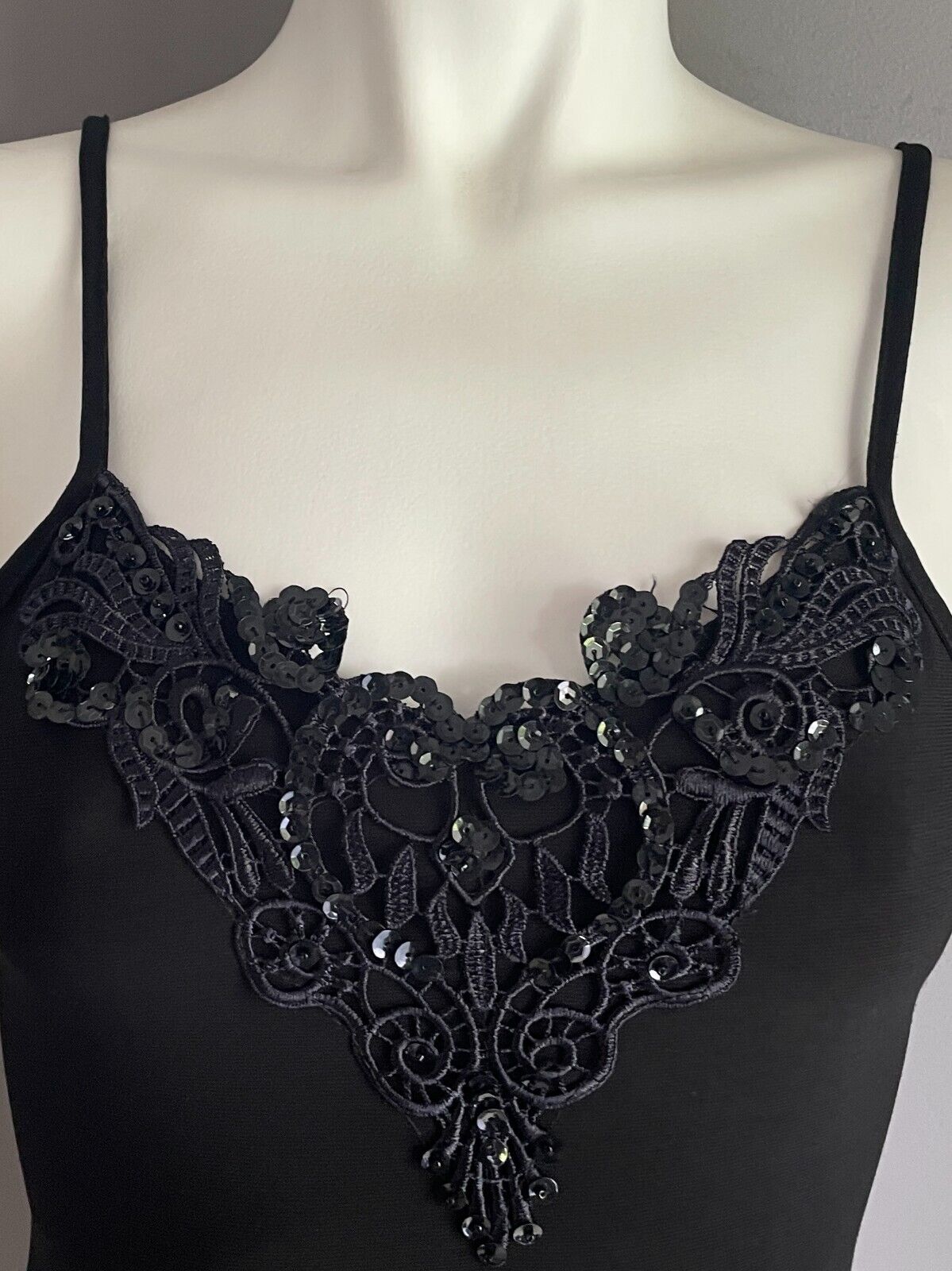 LUSHOUS Top Size 8 Black Stretch Cami Embellished Floral Lace Neck Beads Sequins